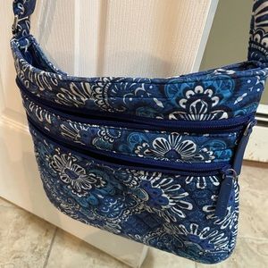 Vera Bradley crossbody tote.